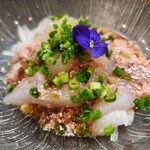 ポチの家 - カワハギ肝旨タレ   玉ねぎスライスが入って 甘めのタレとカワハギの肝が混ざり とても美しい