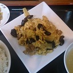 中華食堂 一番館 - 豚肉とキクラゲと玉子炒め定食（600円）