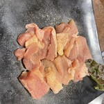 炭火焼肉 新家 - 鶏もも