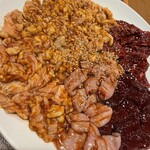 炭火焼肉 新家 - 