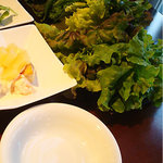 韓味里 - 焼肉を包んで食べる葉野菜。