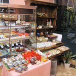 パティスリー レタン - 焼き菓子やチョコもあります。