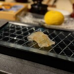 鮨よしかわ 勝 - ヒラメの昆布締め