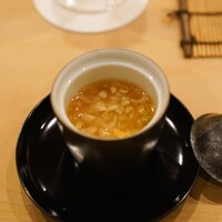 鮨 しゅん輔 - はまぐりの出汁の茶碗蒸し、蕪のすりながし