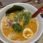 博多水炊きらぁめん - 辛味の赤らぁめん 900円