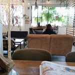 251 cafe - 白いクリスマスツリーがピカピカしていました