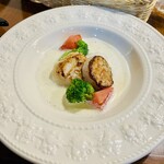 ヒグチ亭 - 帆立貝のア・ラ・ナージュ　クリームソースとピッタリ！
