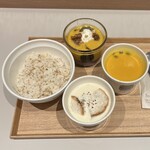 スープストックトーキョー - 料理写真:【スープとスープのセット】
・フェルメールの”牛乳を注ぐ女”のスープ
・北海道産かぼちゃのスープ
・白胡麻ご飯(普通)