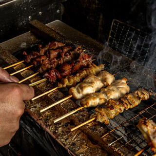 備長炭でじっくり火入れしたこだわりの焼鳥