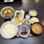 増田屋 - 【かけ定食】
                                ・ご飯
                                ・かけそば
                                ・本日の天ぷら(きす、なす、かぼちゃ、さつまいも、ピーマン)
                                ・味噌汁