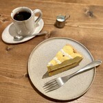ヨウケル舎 - ・15thブレンド(Hot)
            ・かぼちゃプリンのタルト