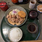 楽一楽座 - 若鶏の唐揚げ定食・カニクリームコロッケ