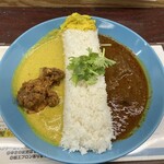 エピタフカレー - ←マイルドカレー　　　　　　　中辛カレー→