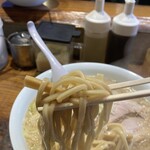 ラーメンの店 ホープ軒 - モチモチの中太ストレート麺。スープと相ます♪