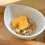 酒楽亭 空庵 - 舞茸トロロの鴨皮燻製和え