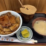 ぶた丼のとん田 - 