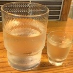 うどん工房悠々 - 右側は・・・パイナップル酒　※2014年11月