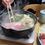 米沢牛亭 ぐっど - 肉を数秒くぐらせるだけ