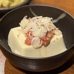 あぶり 清水 - 酒盗やっこ　450円