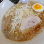 らーめん めん吉 - 豚醤背脂らーめん（大）