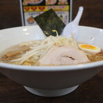 らーめん めん吉 - 豚醤背脂らーめん（大）