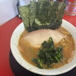 家系ラーメン 王道家直伝 との丸家 - 