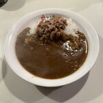 カレーショップ山小屋 - 辛口チキンカレー、ライス小盛り、納豆トッピング
