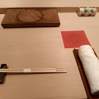 鮨 銀座 おのでら - カウンターセッティング