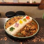 CURRY BAR シューベル - 2種盛りカリー(梅キーマ×チキンカリー)