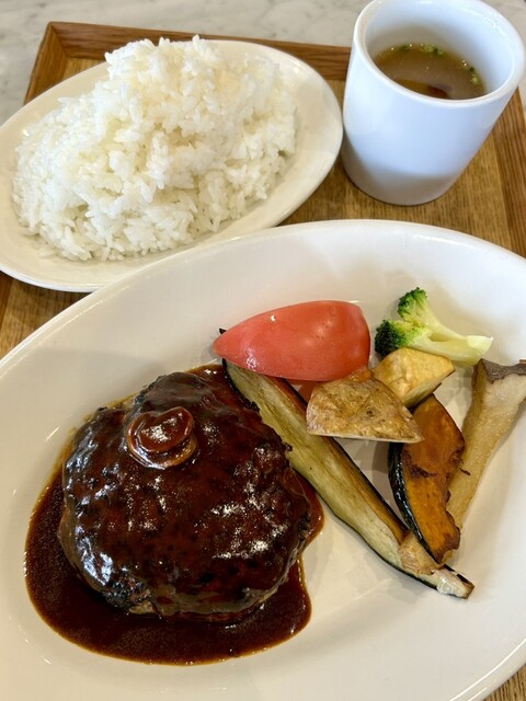 cafe mozart theo（モーツァルト テオ） - 国際センター（カフェ）の写真