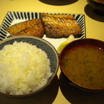 鮮魚・お食事処 山正 - サバ干し定食、８６０円。