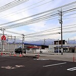 松屋 滑川店 - ヤマダ電機滑川店、ローソン滑川上小泉店が向かい側にあります。