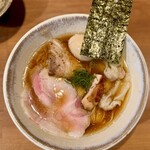 ジャパニーズ ラーメン 五感 - 特上醤油らぁめん（¥2,200）　俯瞰