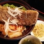 もやしナムルとワカメスープもつきます！