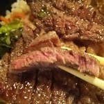 高屋敷肉店 - 焼き加減もいいですな！