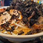 らぁめん優雅 - この岩海苔の量にメンマ、きくらげの食感最高