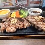 いきなりステーキ - 肩ロース&バーグにチーズが良く合う♬