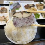 わ楽 - 焼き鯖寿司　オンザライス