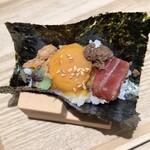 手巻き YAMAMOTO - 卵黄しょうゆ漬　＆　本まぐろの中トロ