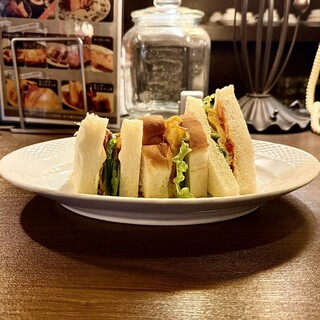 キッサ モクバ_1