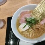 らぁ麺 鷹の羽 - 濃厚醤油らぁ麺（大盛りサービス）