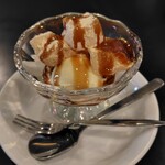 牡蠣&海老バル EAST BLUE - わらび餅黒蜜バニラアイス