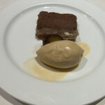 マッシュルーム - 栗のケーキとアイス