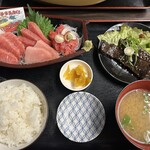 くろば亭 - まぐろ舟盛りと茜焼き定食（三崎まぐろきっぷ）