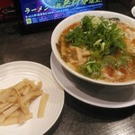 来来亭 - ワンタン麺（＋メンマ）