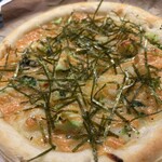 青果店直営酒場 やおやの台所 - じゃがいもとブロッコリーの明太マヨピザ　