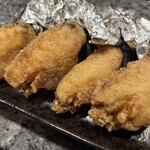 青果店直営酒場 やおやの台所 - 手羽先の唐揚げ　旨ダレ&スパイス　２本３６０円！ビールがすすむ！！
