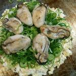 h Kurashiki Okonomiyaki Rinnkuu - 冬季限定かきおこ　岡山県邑久産牡蠣大粒6個使用