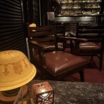 バー デイサイト - 心地よいお席に通されて