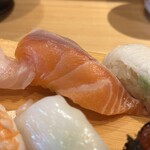 寿司あおい - あおい上握り
本鮪中トロ、白身、生サーモン、えんがわ、真あじ、蒸し海老、いか、いくら軍艦、玉子、ねぎとろ巻